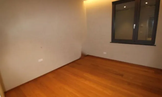 Недвижимость Трёхкомнатная квартира, Центр: 6