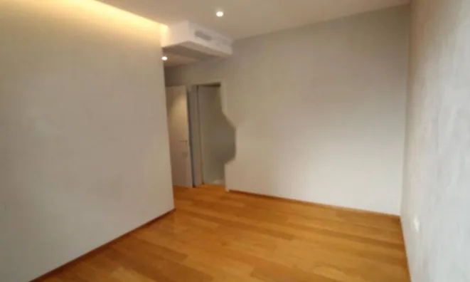 Недвижимость Трёхкомнатная квартира, Центр: 9