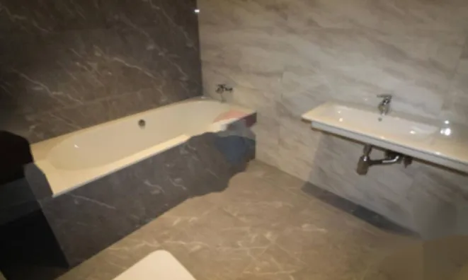 Недвижимость Трёхкомнатная квартира, Центр: 12