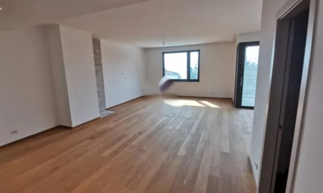 Недвижимость Трёхкомнатная квартира Центр: 8