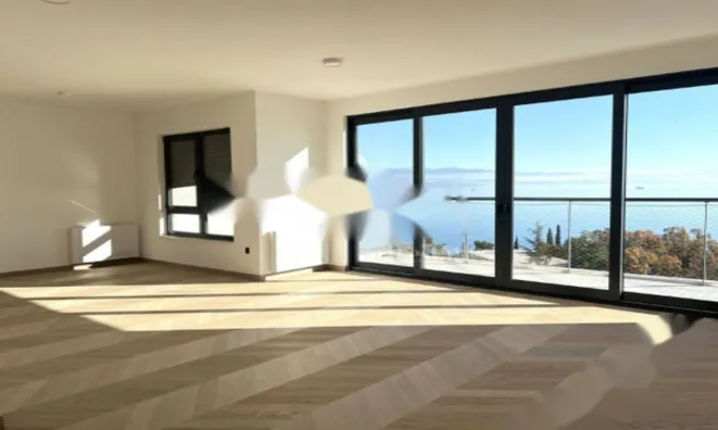 Недвижимость Двухкомнатная квартира, центр: 8