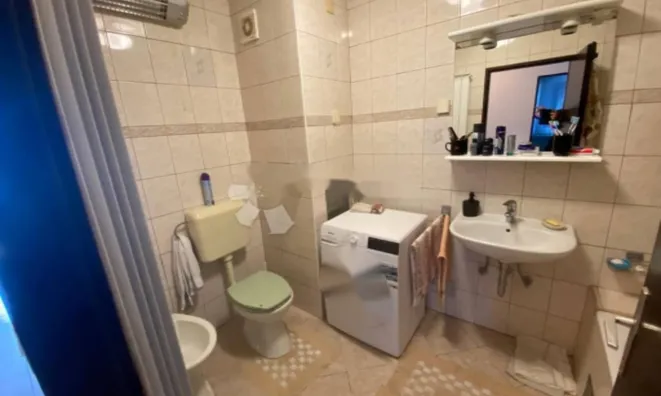 Недвижимость Четырёхкомнатная квартира Центр: 5