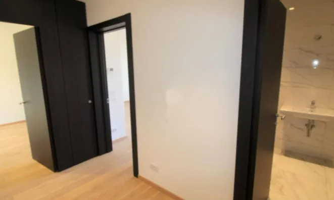 Недвижимость Двухкомнатная квартира в центре: 5