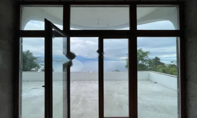 Недвижимость Трёхкомнатная квартира в центре: 5