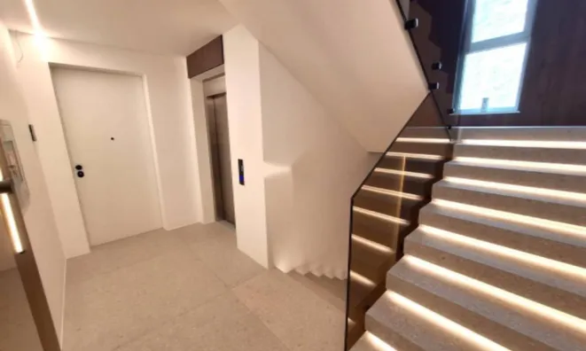 Недвижимость Трёхкомнатная квартира в центре: 22