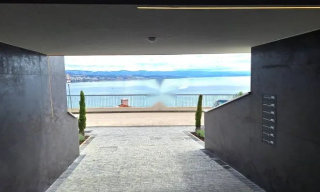 Недвижимость Трёхкомнатная квартира в центре: 24