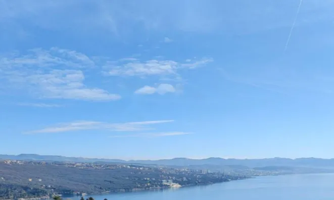 Недвижимость Двухкомнатная квартира, Опатия: 1