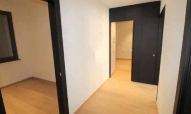 Недвижимость Двухкомнатная квартира в центре: 1