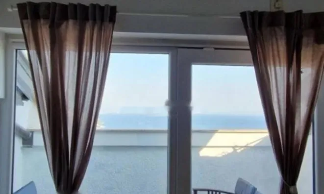 Недвижимость Трёхкомнатная квартира Центр: 1