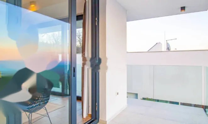 Недвижимость Семейный дом 296 м², Запад: 4