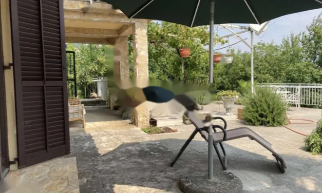 Недвижимость Трехкомнатная квартира в центре: 1