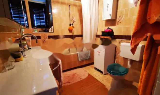 Недвижимость Трехкомнатная квартира в центре: 10