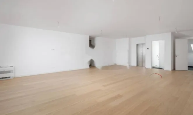 Недвижимость Трёхкомнатная квартира Центр: 10