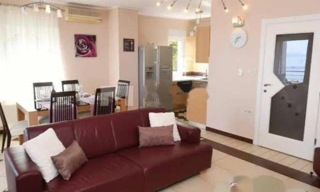 Недвижимость Четырехкомнатная квартира в центре: 1