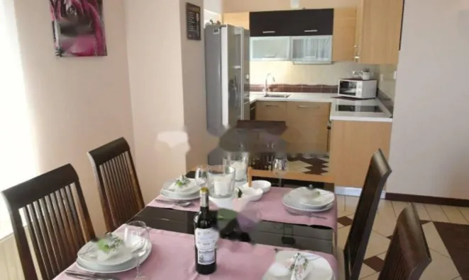 Недвижимость Четырехкомнатная квартира в центре: 4