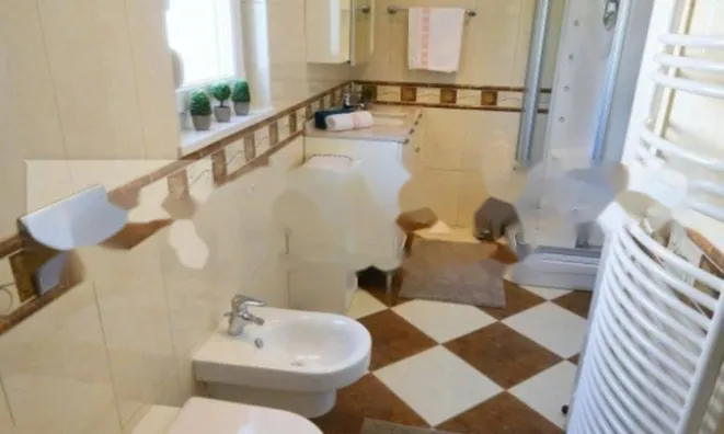 Недвижимость Четырехкомнатная квартира в центре: 8