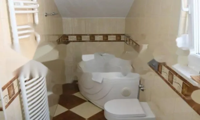 Недвижимость Четырехкомнатная квартира в центре: 9