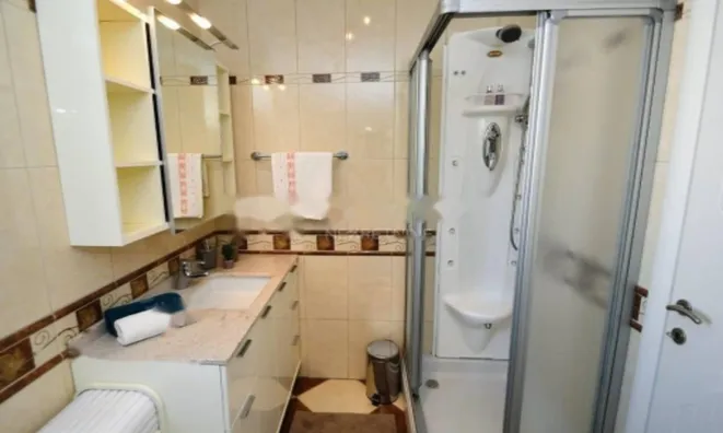 Недвижимость Четырехкомнатная квартира в центре: 10