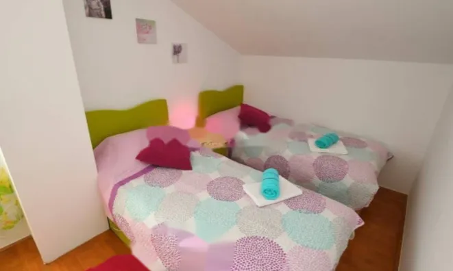 Недвижимость Четырехкомнатная квартира в центре: 15