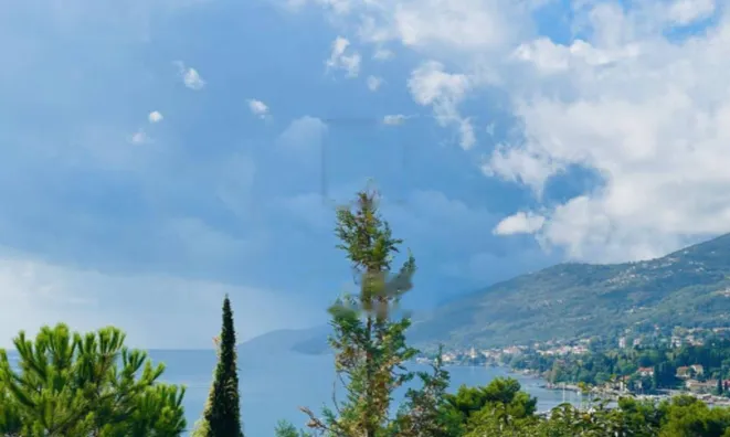 Недвижимость Трехкомнатная квартира в Опатии: 1