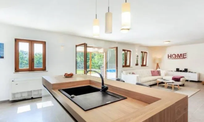 Недвижимость Семейный дом 200 м², Запад, Опатия: 15