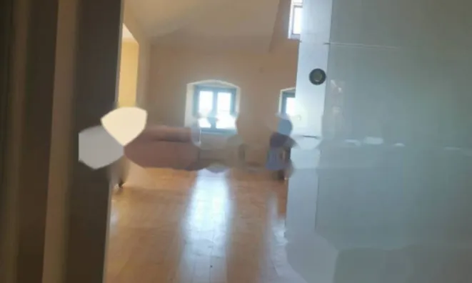 Недвижимость Трехкомнатная квартира в центре: 3