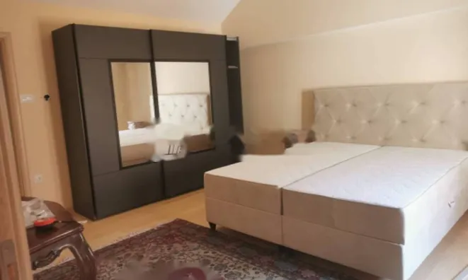 Недвижимость Трехкомнатная квартира в центре: 5