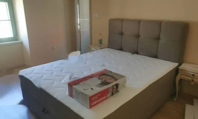 Недвижимость Трехкомнатная квартира в центре: 7