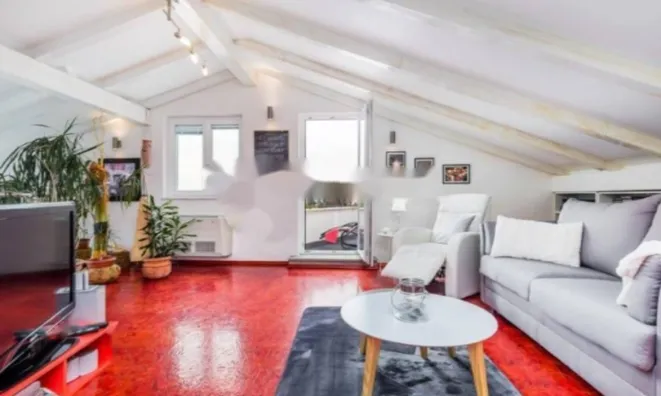 Недвижимость Четырехкомнатная квартира, Центр: 6