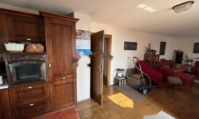 Недвижимость Трёхкомнатная квартира в Центре: 3