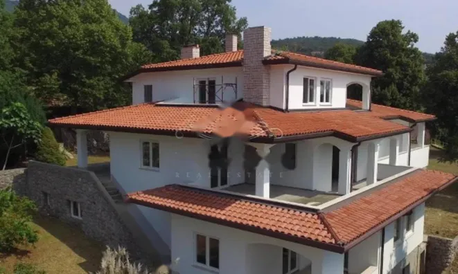 Недвижимость Семейный дом 600 м² в Опатии: 1