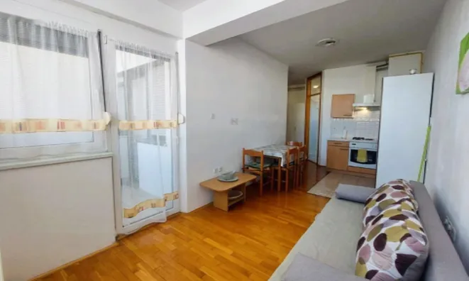 Недвижимость Квартира с 2 комнатами, Дивача: 3