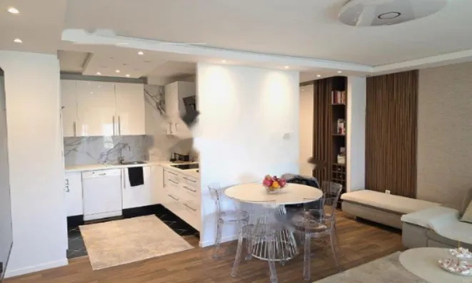 Недвижимость Четырёхкомнатная квартира рядом с начальной школой в Луции: 16