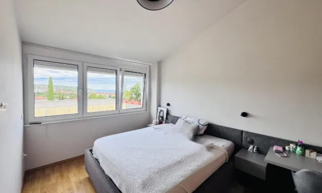 Недвижимость Четырёхкомнатная квартира в Изоле: 9