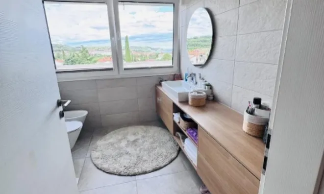 Недвижимость Четырёхкомнатная квартира в Изоле: 11