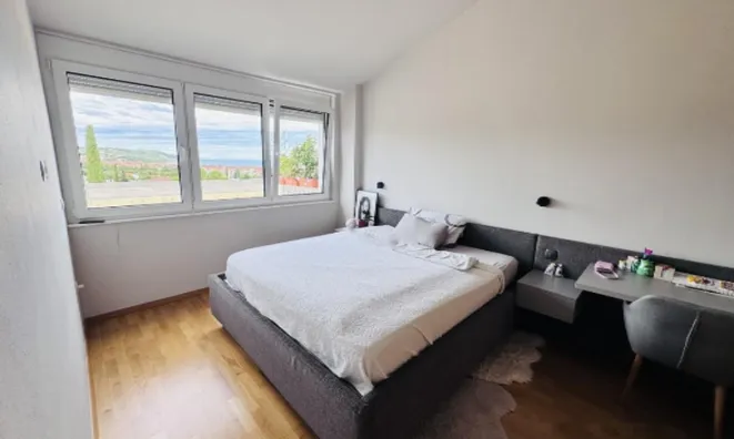 Недвижимость Четырёхкомнатная квартира в Изоле: 12