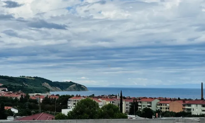 Недвижимость Четырёхкомнатная квартира в Изоле: 14