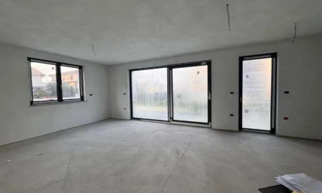 Недвижимость Квартира с 4 комнатами Изола: 6