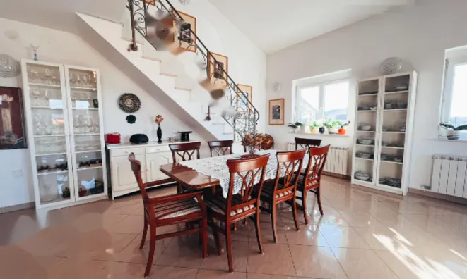 Недвижимость Квартира, 4-5 комнат, Изола: 4