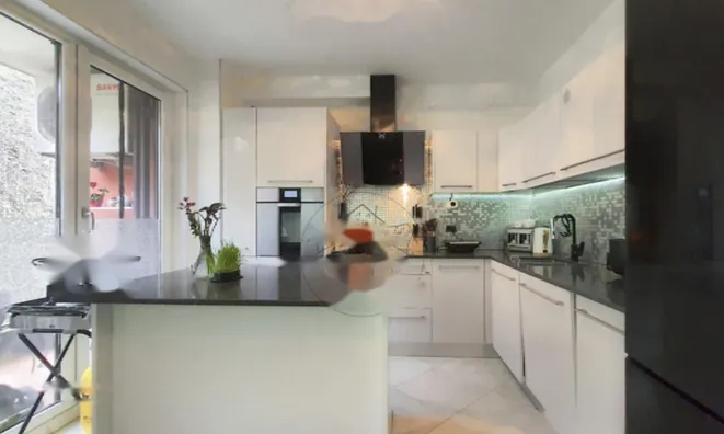 Недвижимость 4-комнатная квартира с видом на море: 8