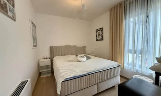 Недвижимость Трехкомнатная квартира в центре: 11