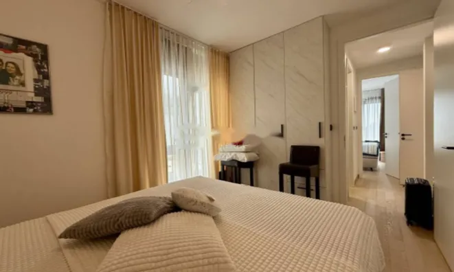 Недвижимость Трехкомнатная квартира в центре: 12