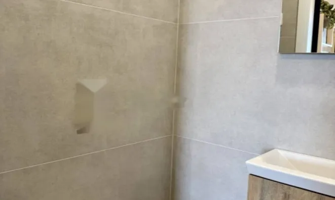 Недвижимость Трехкомнатная квартира в центре: 15