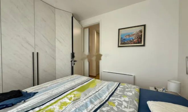 Недвижимость Трехкомнатная квартира в центре: 17