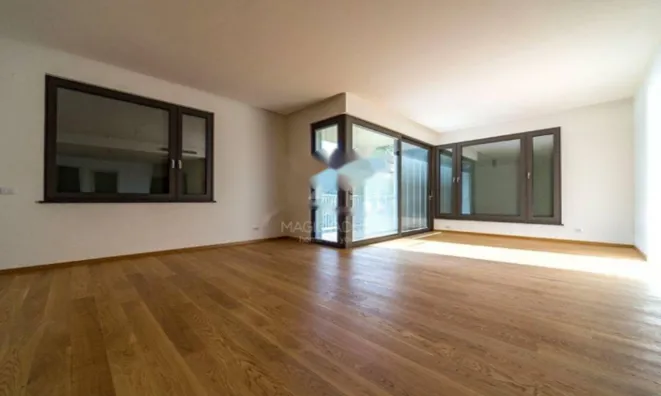 Недвижимость Трёхкомнатная квартира в центре: 28