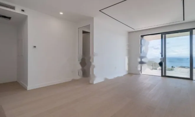 Недвижимость Четырехкомнатная квартира: 2