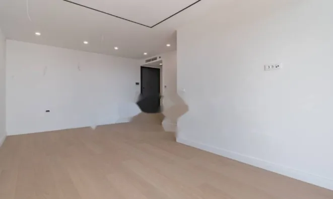 Недвижимость Четырехкомнатная квартира: 5