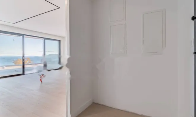 Недвижимость Четырехкомнатная квартира: 6