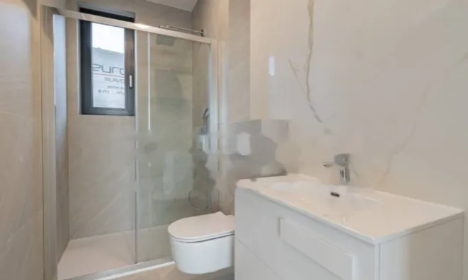 Недвижимость Четырехкомнатная квартира: 16