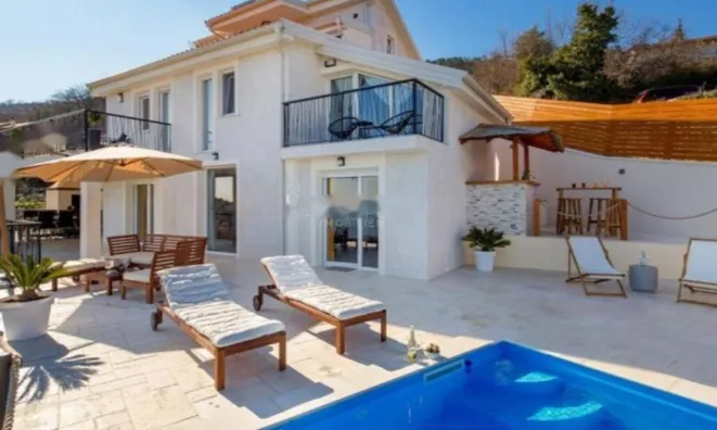 Недвижимость Семейный Дом 180 кв.м, Запад: 2